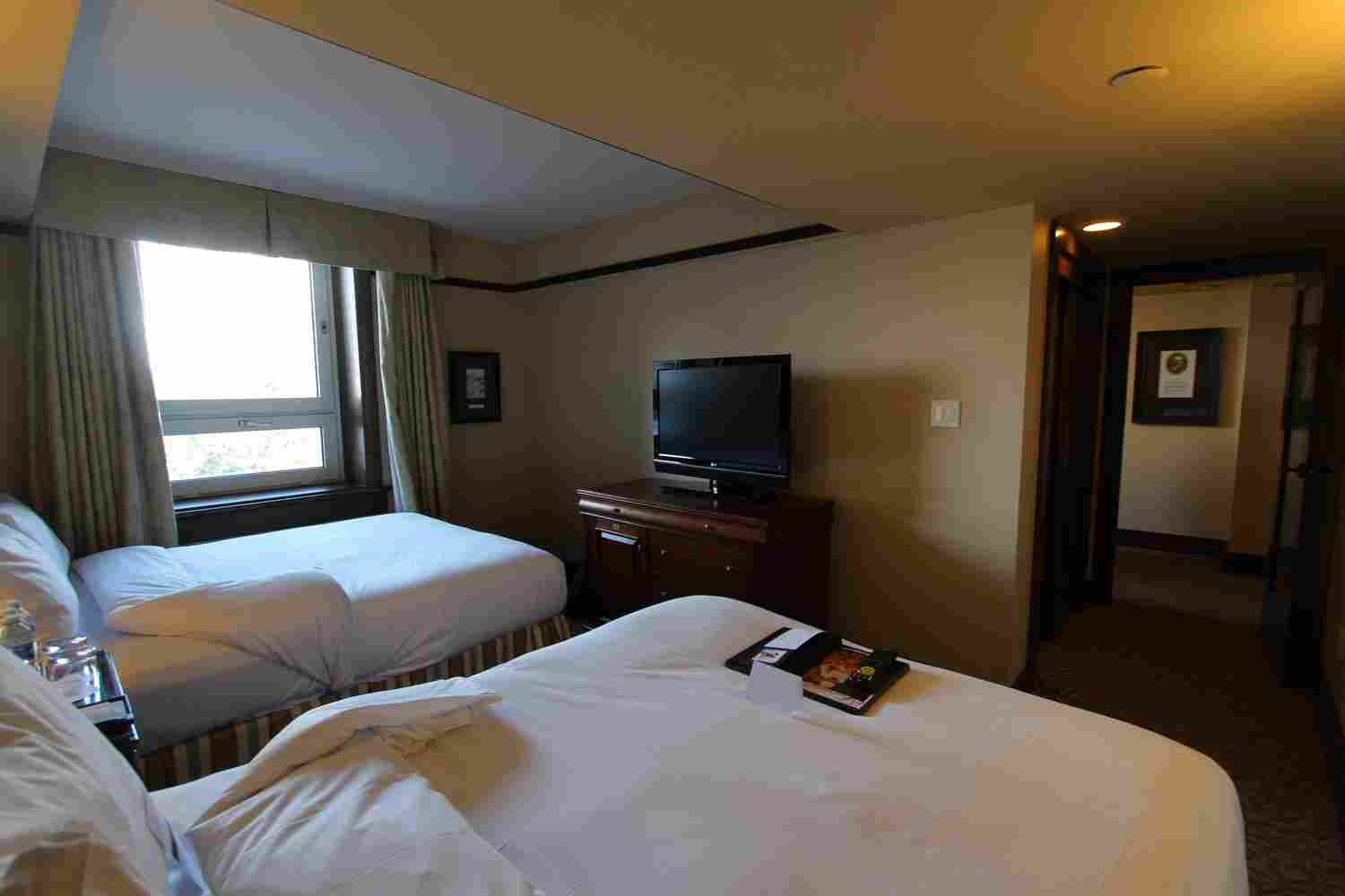 http://winter2.hotel-sites.bookoncloud.com/wp-content/uploads/sites/76/2016/02/interior_01.jpg